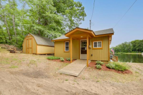 Waterfront Lake Cabin Close to Boating and Fishing!